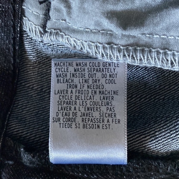 GUESS Low-Rise Bootcut Jeans NWOT - Picture 9 of 9